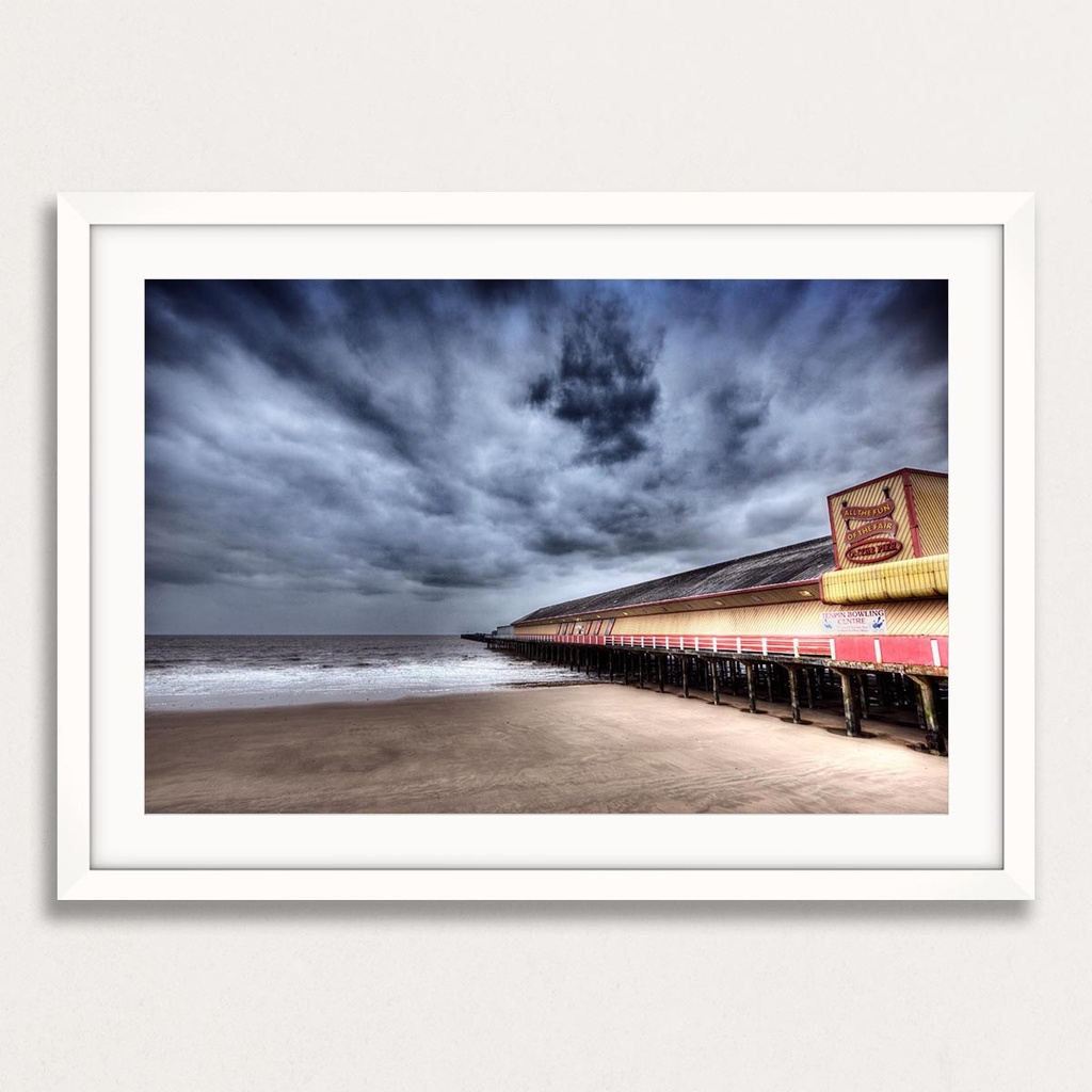 SUN0110 - Walton-on-the-Naze Pier