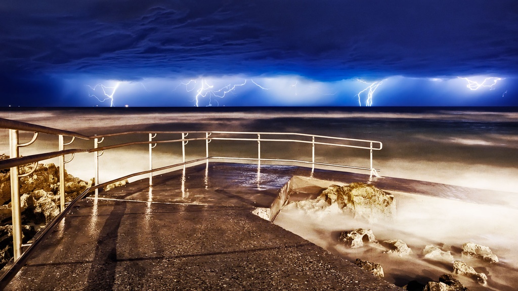 SUN0164 - Mettams Pool Thunderstorm (Fine Art Print - Rolled, 45cm x 30cm)