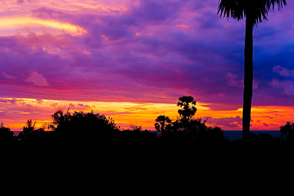 SUN0122 - Padma Resort (Fine Art Print - Rolled, 45cm x 30cm)