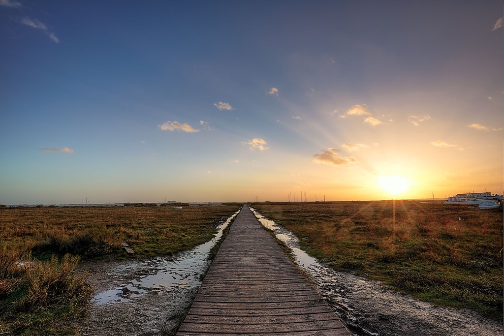 SUN0101 - East Mersea Sunset (Fine Art Print - Rolled, 45cm x 30cm)