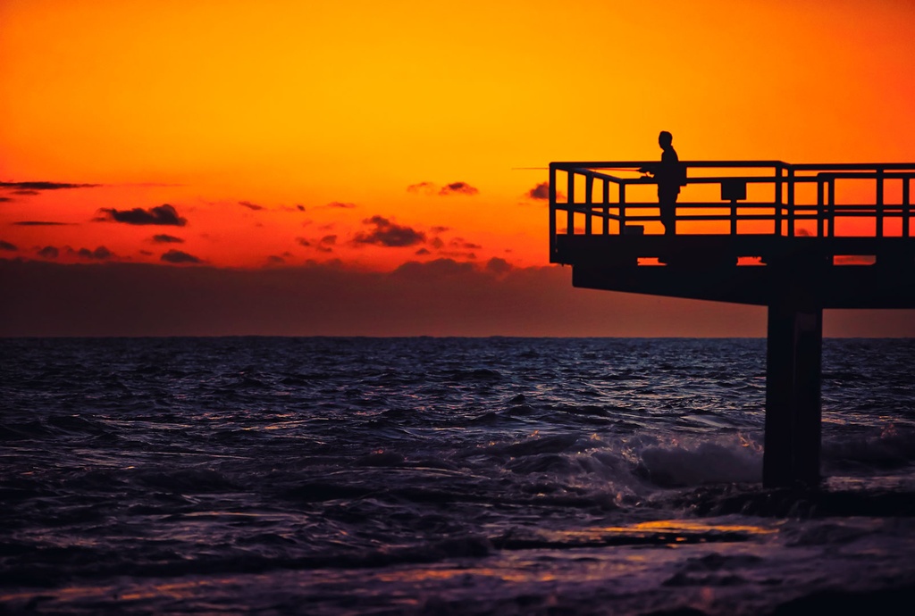 SUN0312 - North Beach Jetty Fishing (Fine Art Print - Rolled, 45cm x 30cm)