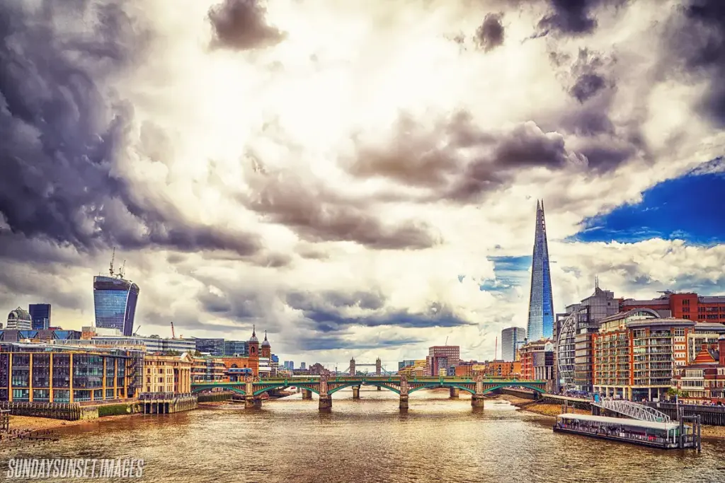 SUN0342 - River Thames