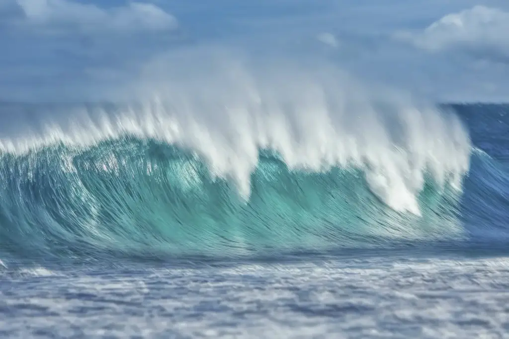 SUN0352 - Mettams Surf (Fine Art Print - Rolled, 45cm x 30cm)