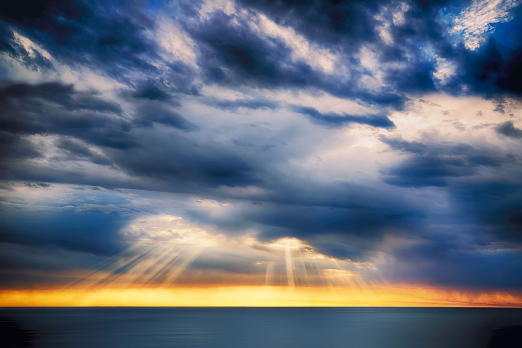 SUN0376 - North Beach Sun Rays (Fine Art Print - Rolled, 45cm x 30cm)