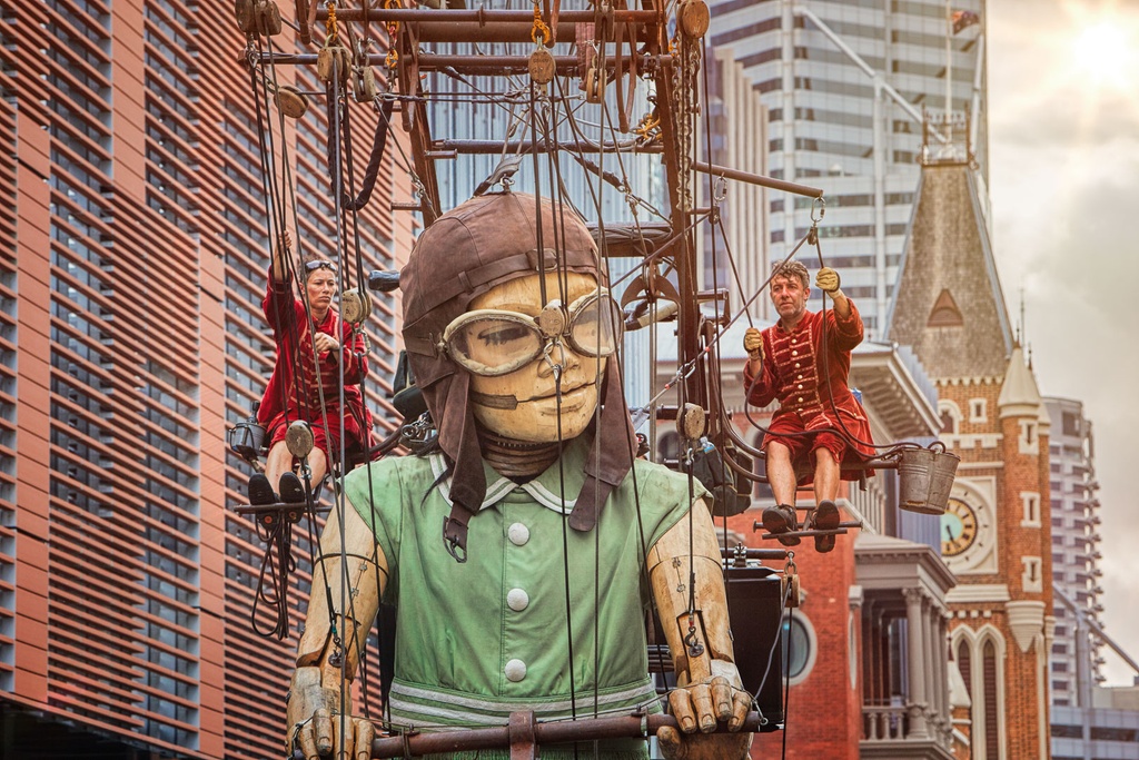 SUN0442 - Little Girl Giant