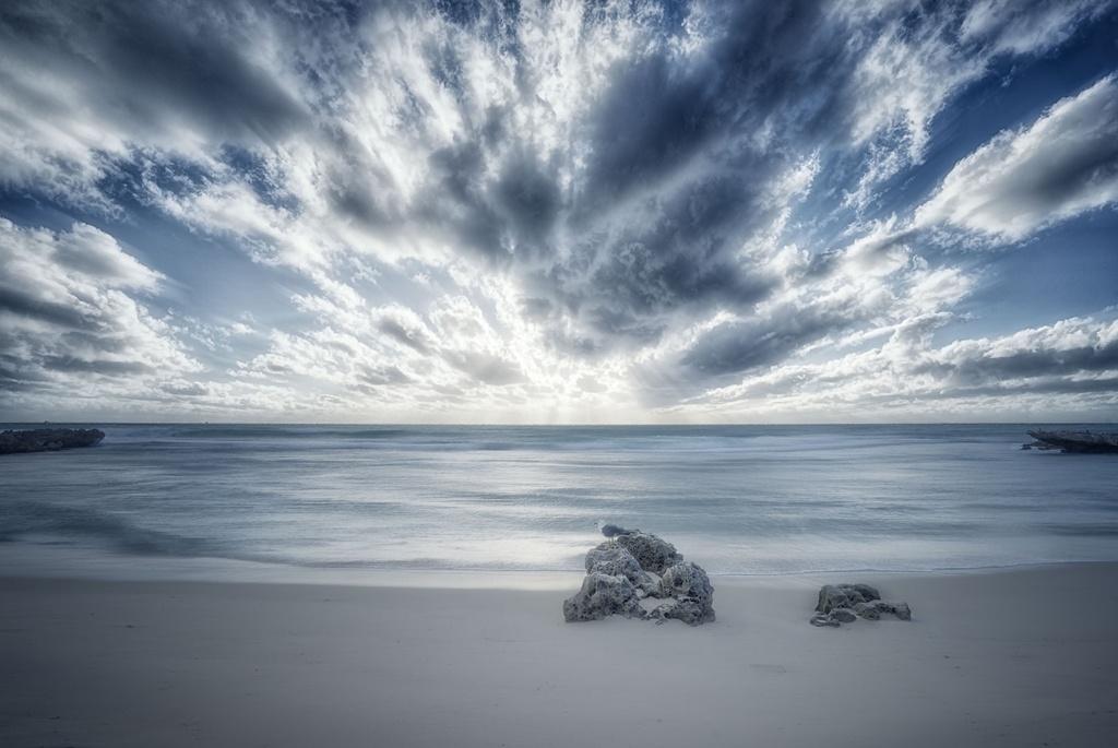 SUN0522 - Trigg Clouds (Fine Art Print - Rolled, 45 x 30cm)