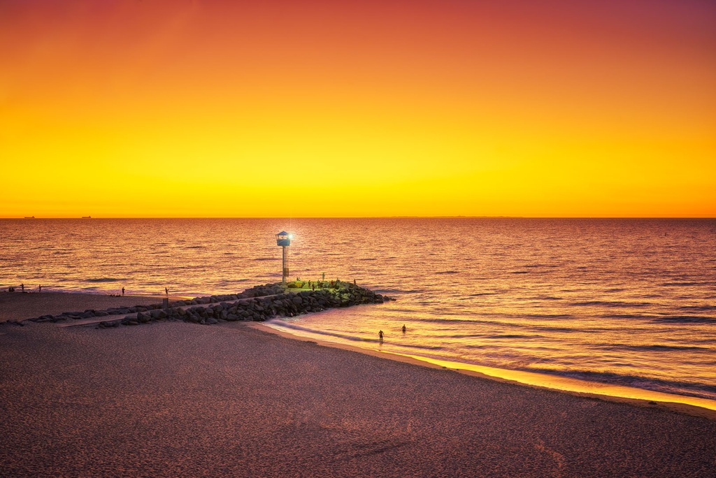 SUN0543 - City Beach Sunset (Fine Art Print - Rolled, 45cm x 30cm)