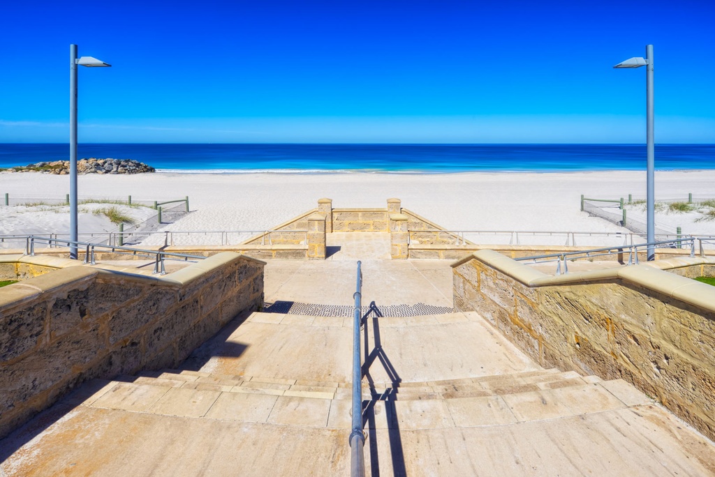 SUN0559 - Sorrento Beach (Fine Art Print - Rolled, 45 x 30cm)
