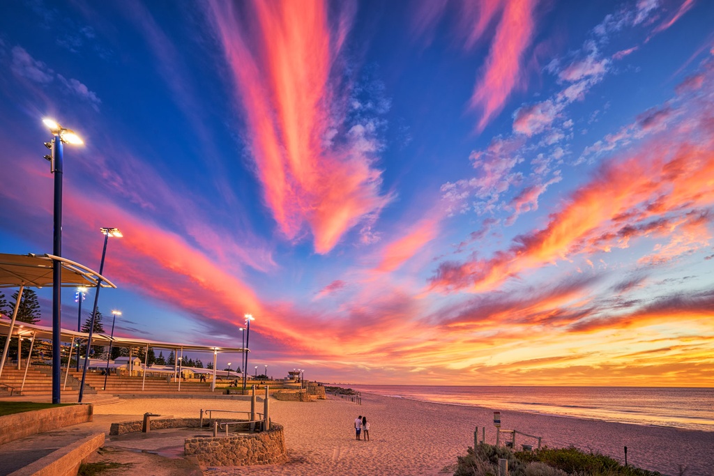 SUN0563 - Scarborough Sunset Watchers (Fine Art Print - Rolled, 45 x 30cm)