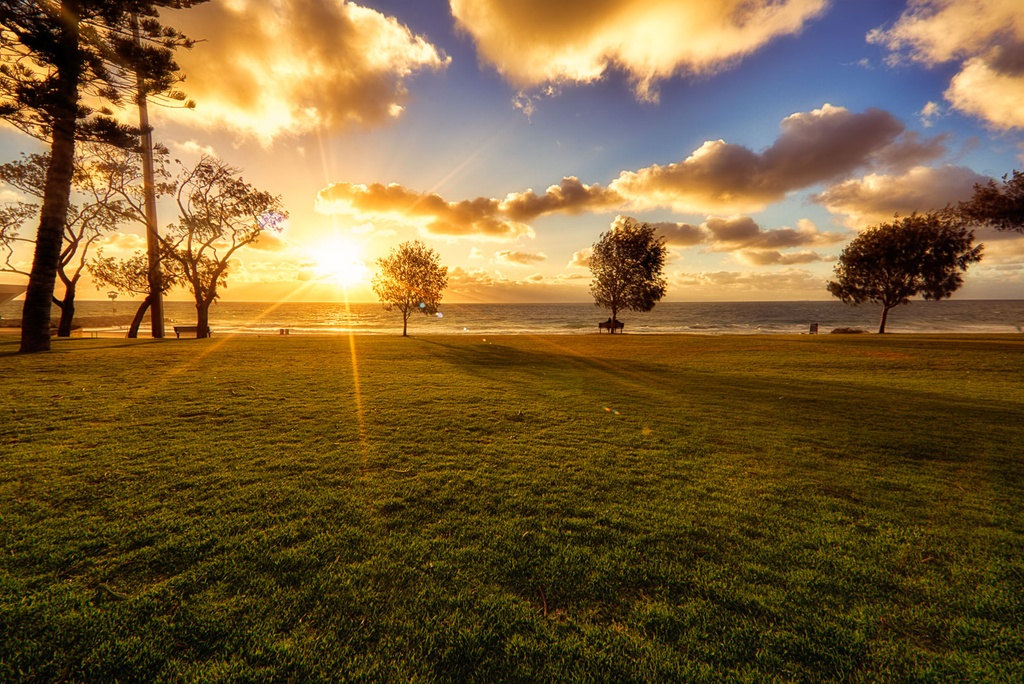 SUN0660 - City Beach Windy Sunset (Fine Art Print - Rolled, 45cm x 30cm)