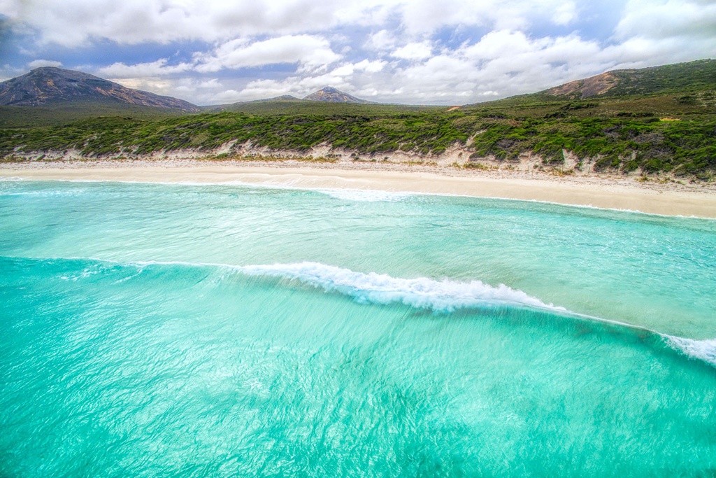 SUN0722 - Hellfire Wave (Fine Art Print - Rolled, 45cm x 30cm)