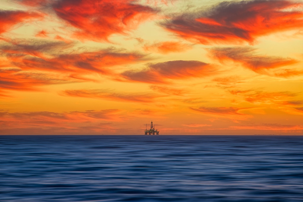 SUN0748 - Armageddon Rig (Fine Art Print - Rolled, 45cm x 30cm)