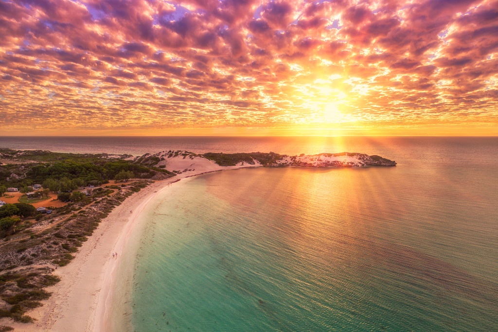 SUN0761 - Sandy Sunset