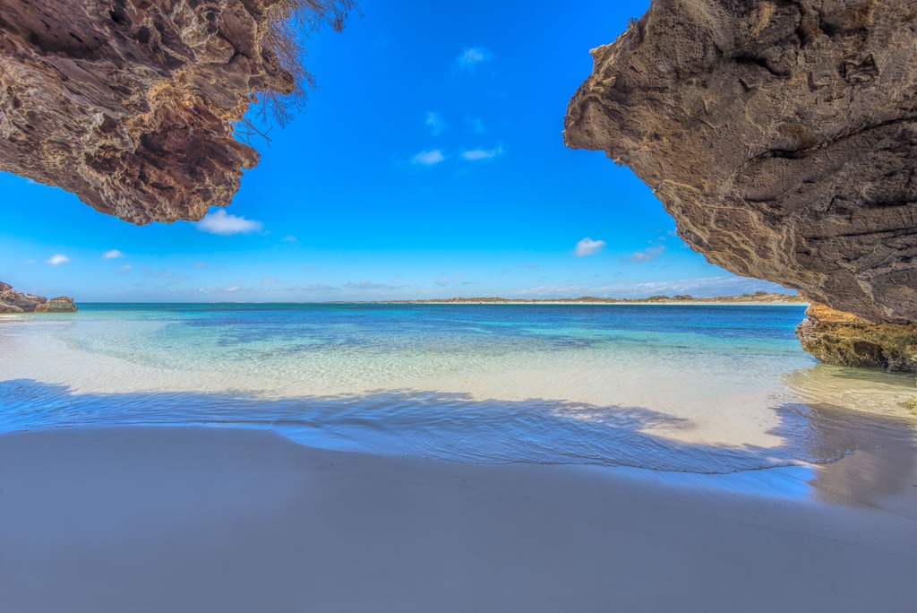 SUN0768 - Sandy Cape Cave