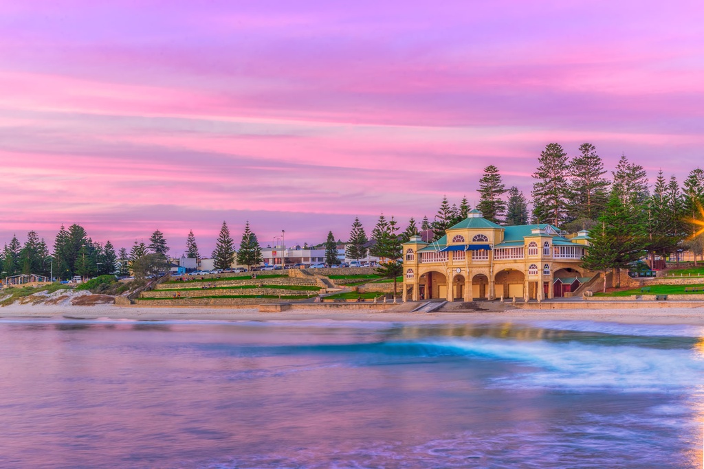 SUN0805 - Pink Rooms (Fine Art Print - Rolled, 45cm x 30cm)