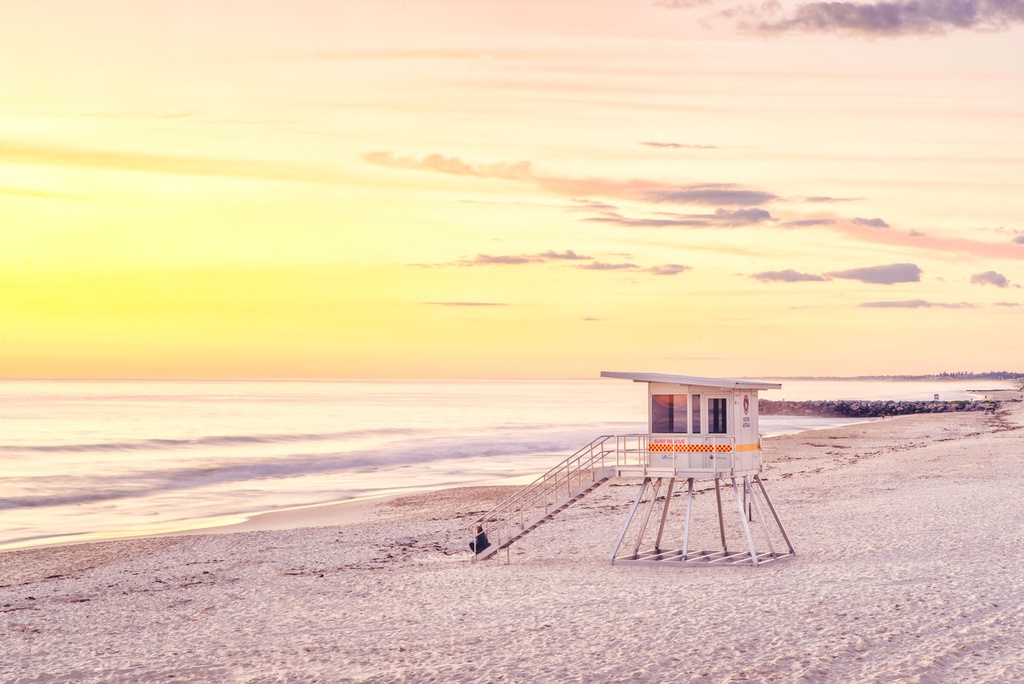 SUN0823 - City Beach Solitude