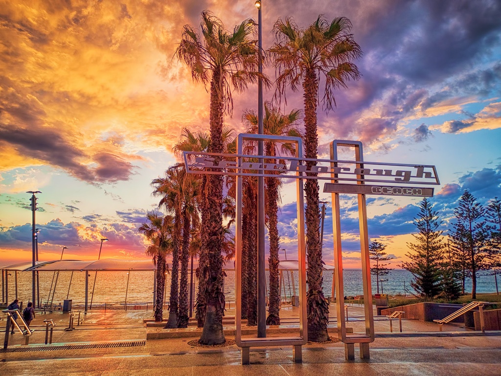 SUN0832 - Scarborough Rains (Fine Art Print - Rolled, 45cm x 30cm)