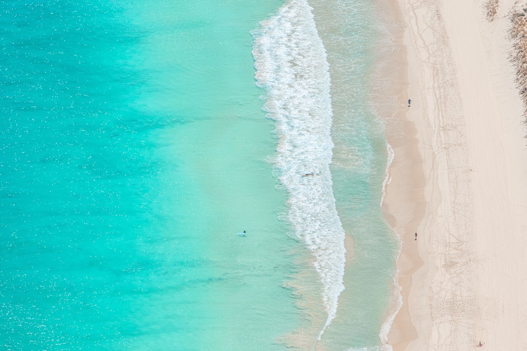 SUN0842 - Trigg Surfers (Fine Art Print - Rolled, 45cm x 30cm)