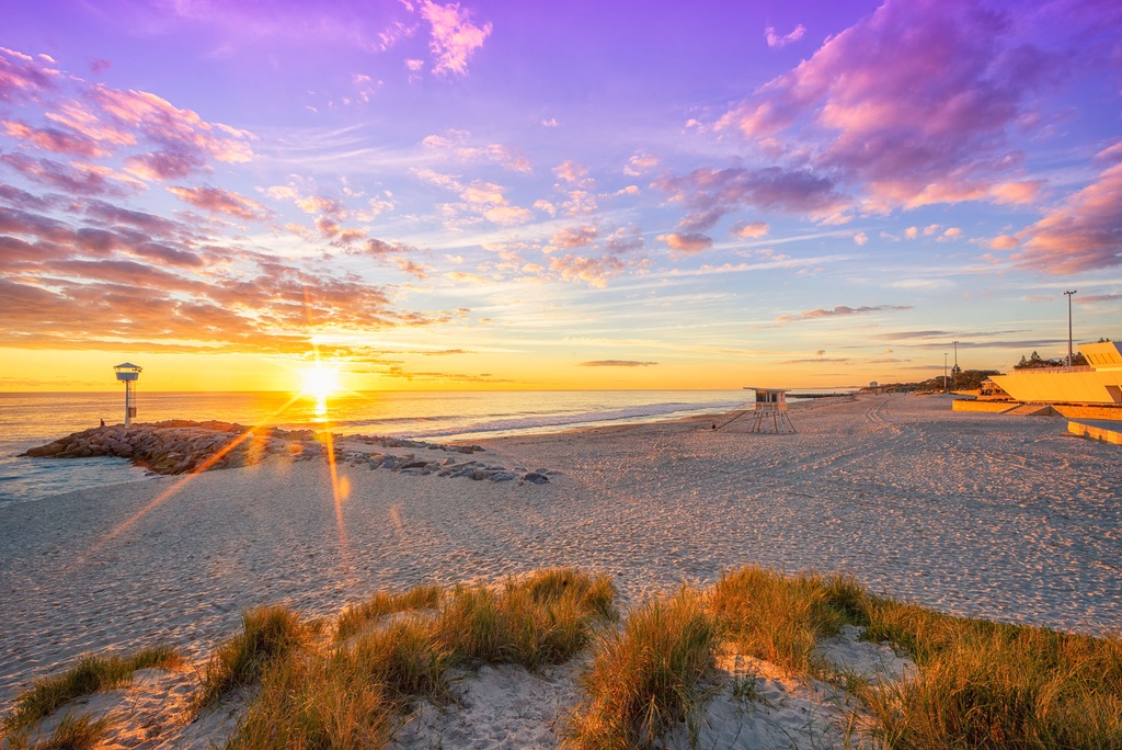 SUN0847 - City Beach Winter (Fine Art Print - Rolled, 45 x 30cm)