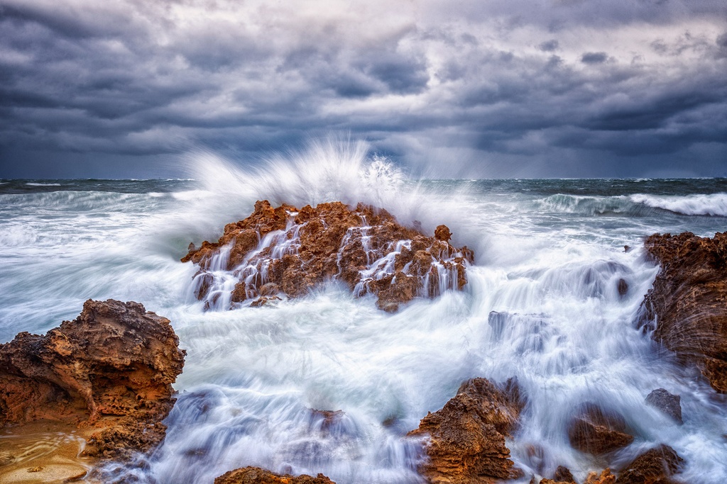 SUN0860 - Stormy Rock