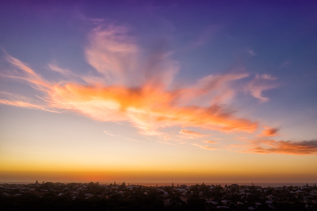 SUN0936 - Trigg Home (Fine Art Print - Rolled, 45cm x 30cm)