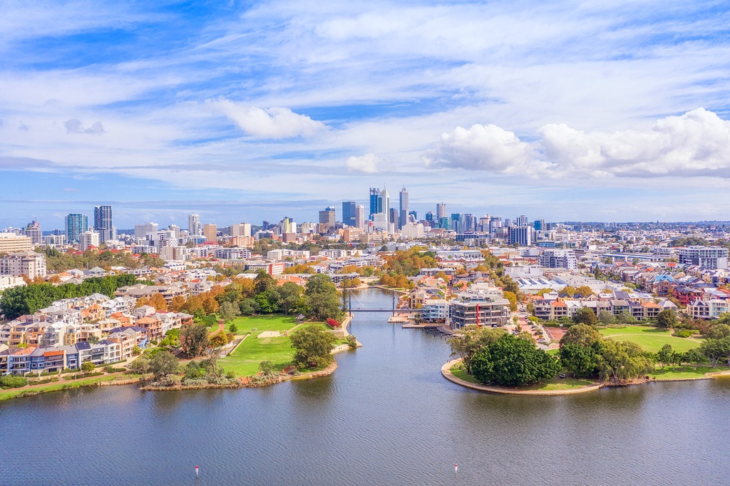 SUN0945 - Postcard Perth (Fine Art Print - Rolled, 45cm x 30cm)