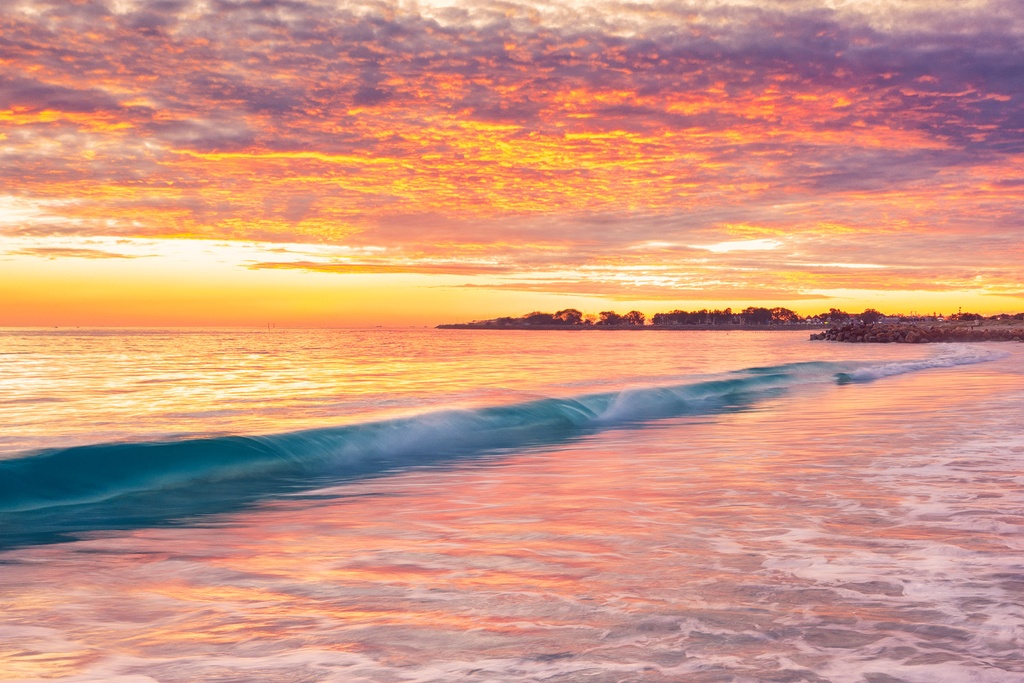 SUN0949 - Sorrento Blue Wave (Fine Art Print - Rolled, 45cm x 30cm)