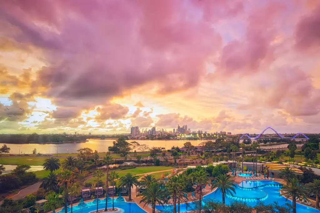 SUN0965 - Perth Towers