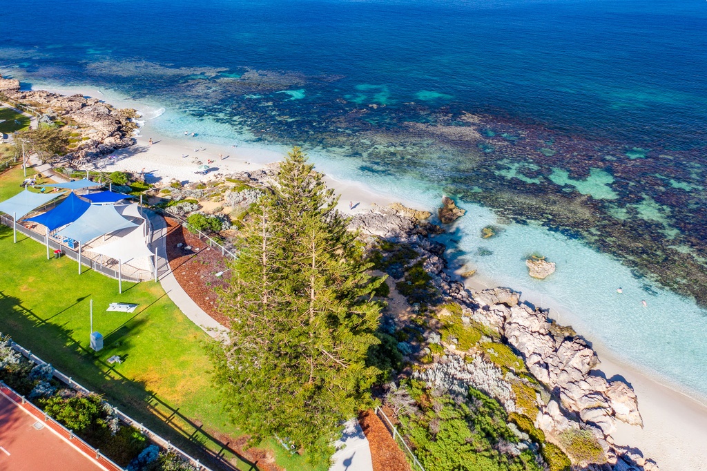 SUN0977 - Good Morning Watermans (Fine Art Print - Rolled, 45cm x 30cm)