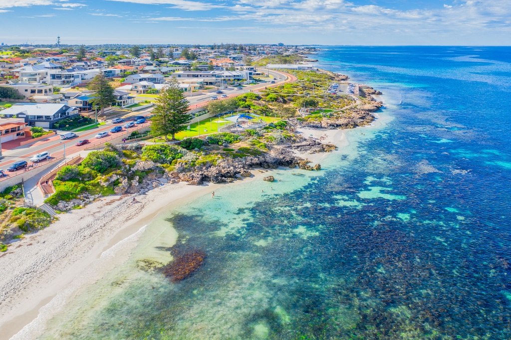 SUN0980 - Watermans Watching (Fine Art Print - Rolled, 45 x 30cm)