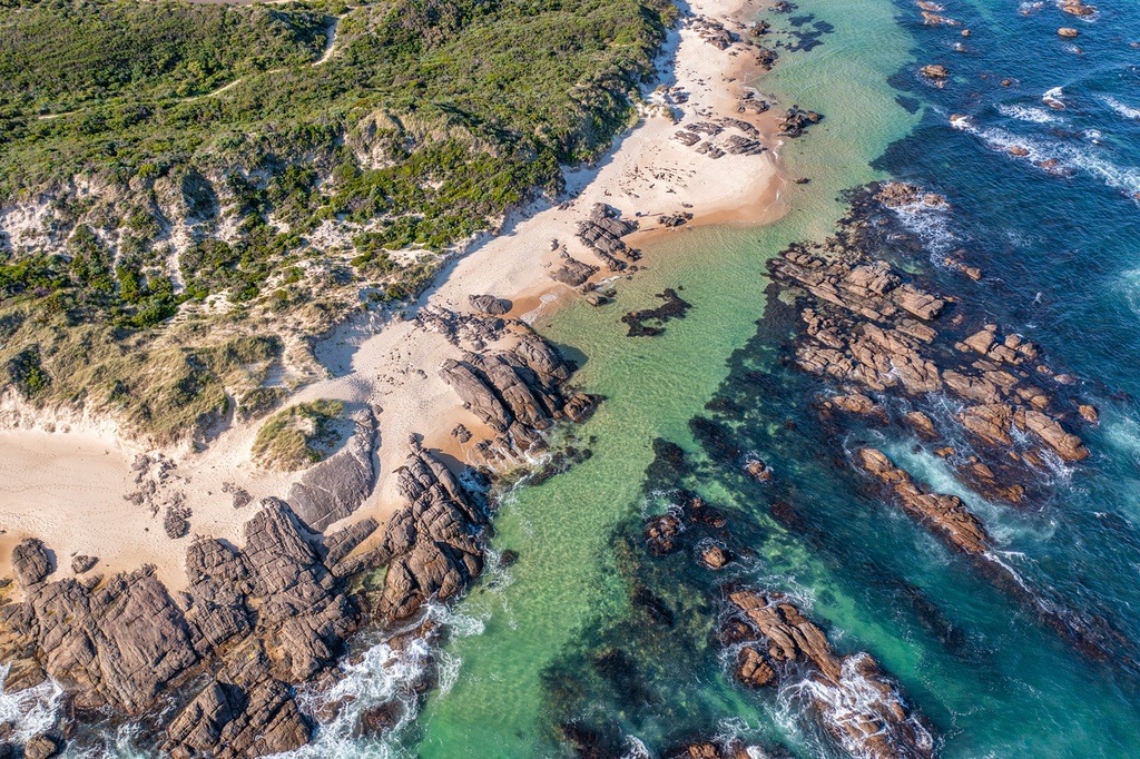 SUN0996 - Windy Rocks (Fine Art Print - Rolled, 45cm x 30cm)