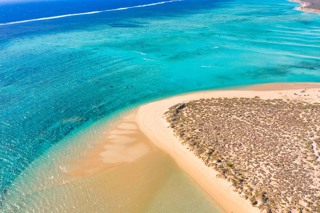 SUN1004 - Sandy Point (Fine Art Print - Rolled, 45cm x 30cm)