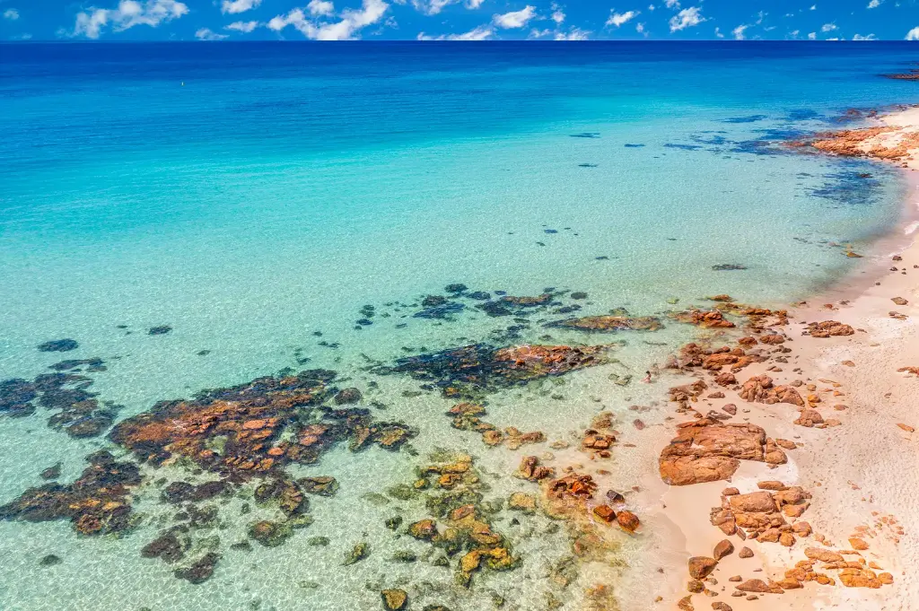 SUN1006 - Eagle Bay Rocks