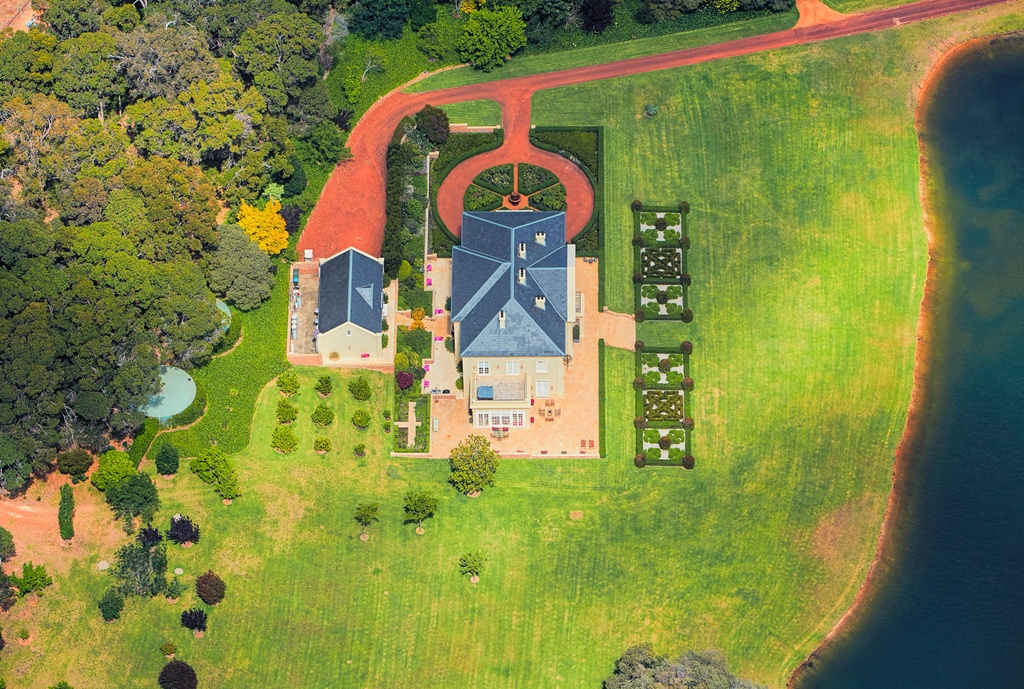 SUN0433 - Fraser Gallop Winery