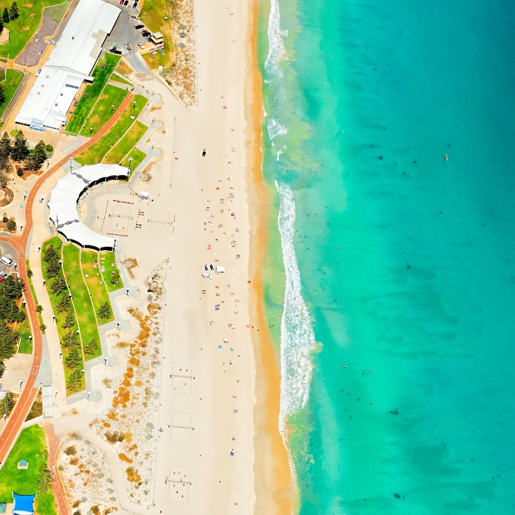 SUN0394 - Scarborough Beach (Fine Art Print - Rolled, 40 x 40cm)